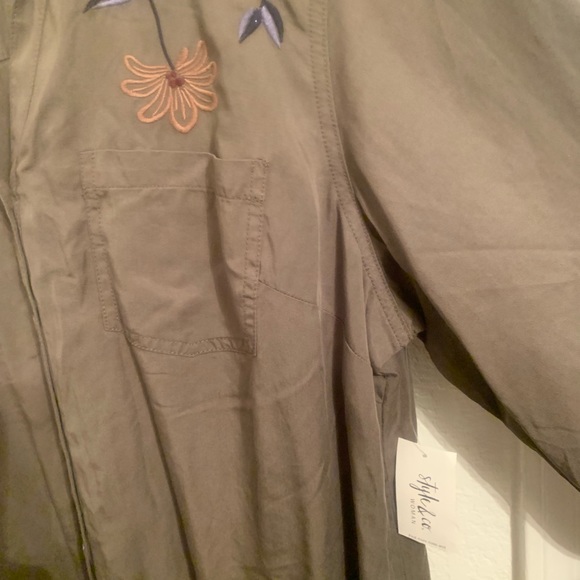 Button down blouse - Picture 4 of 4